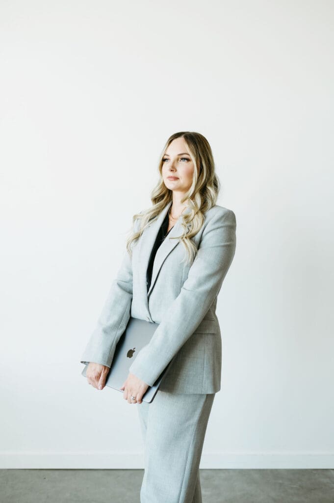 HoneyBook expert Karly Whitaker
